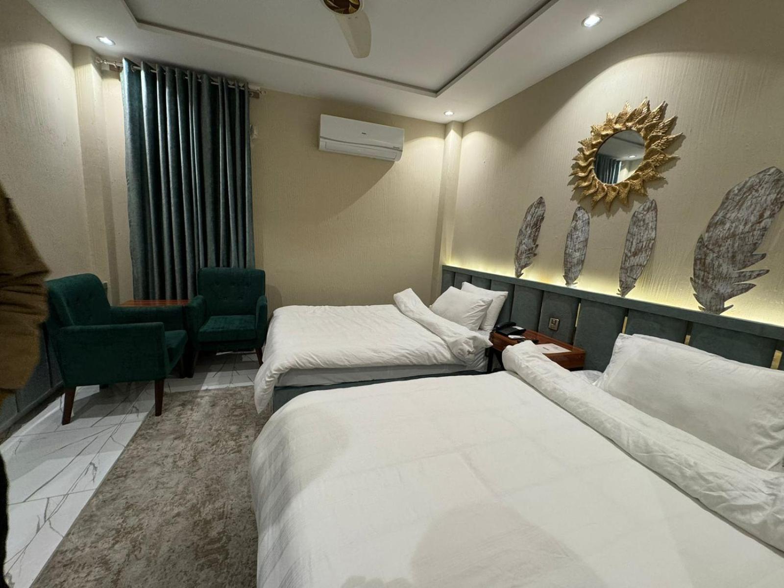 Shelton Boulevard Hotel Lahor Kültér fotó