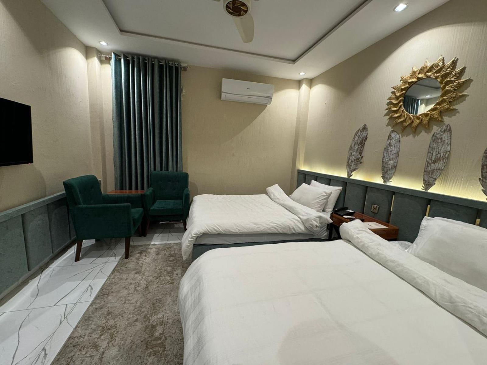 Shelton Boulevard Hotel Lahor Kültér fotó