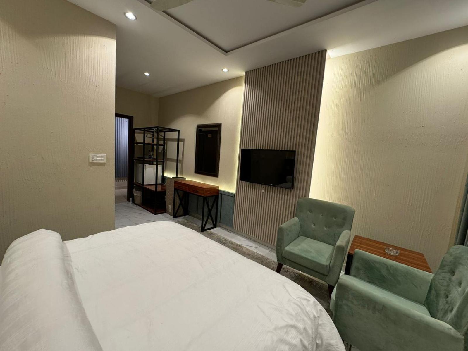 Shelton Boulevard Hotel Lahor Kültér fotó