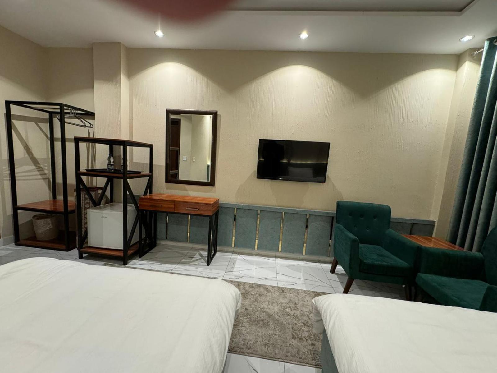 Shelton Boulevard Hotel Lahor Kültér fotó